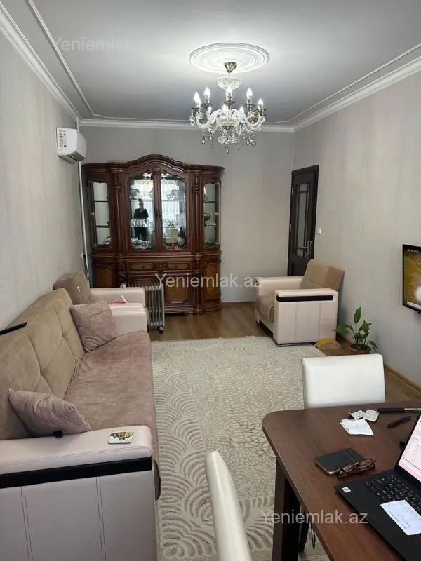 Satılır 3 otaqlı köhnə tikili 80 m²