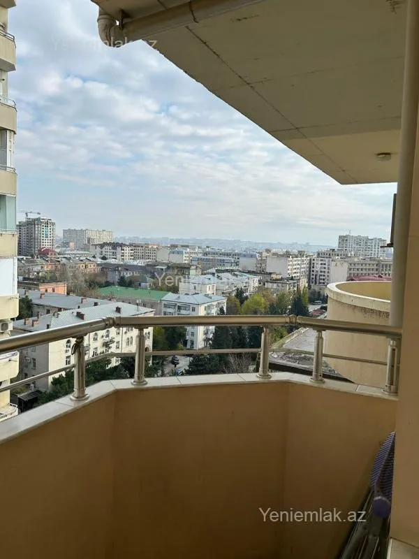 Satılır 3 otaqlı yeni tikili 184 m²