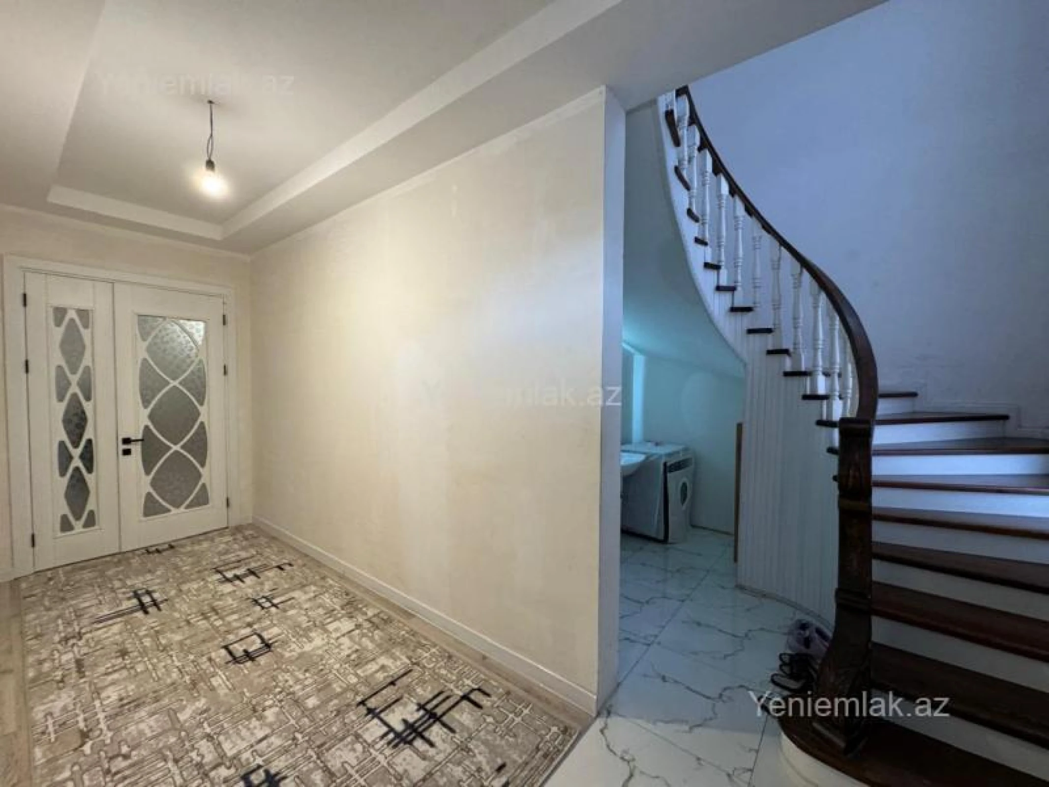 Satılır 5 otaqlı həyət evi 165 m²