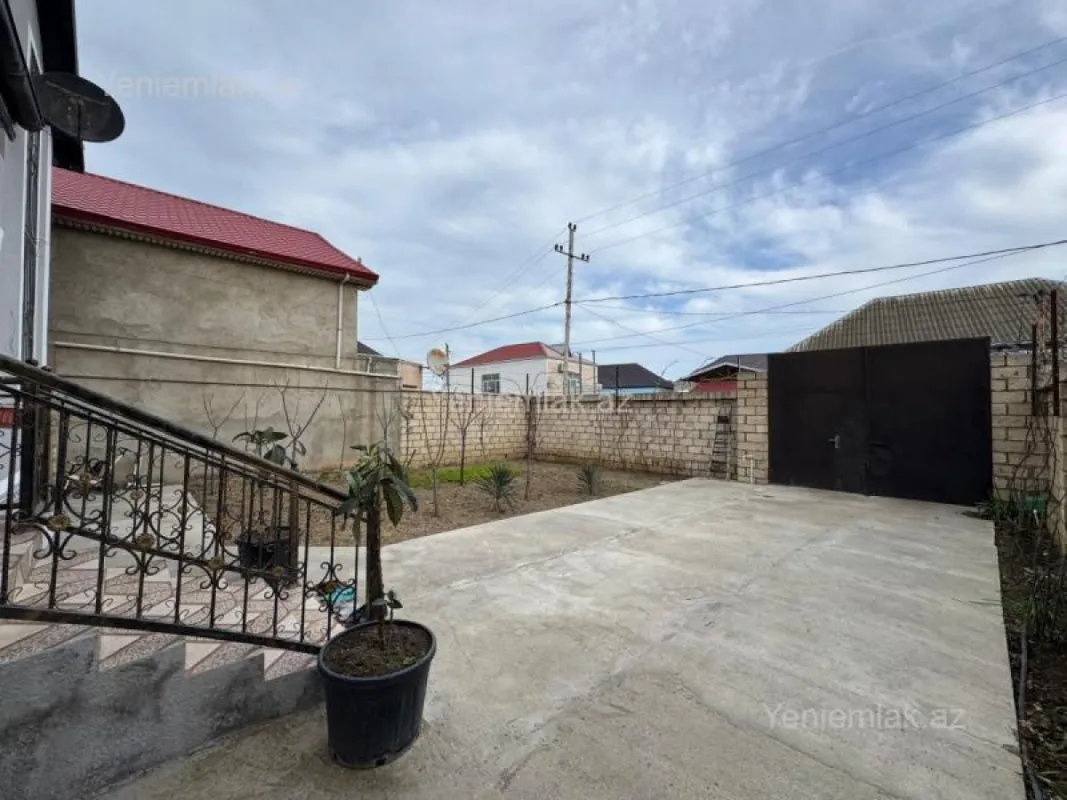 Satılır 5 otaqlı həyət evi 165 m²