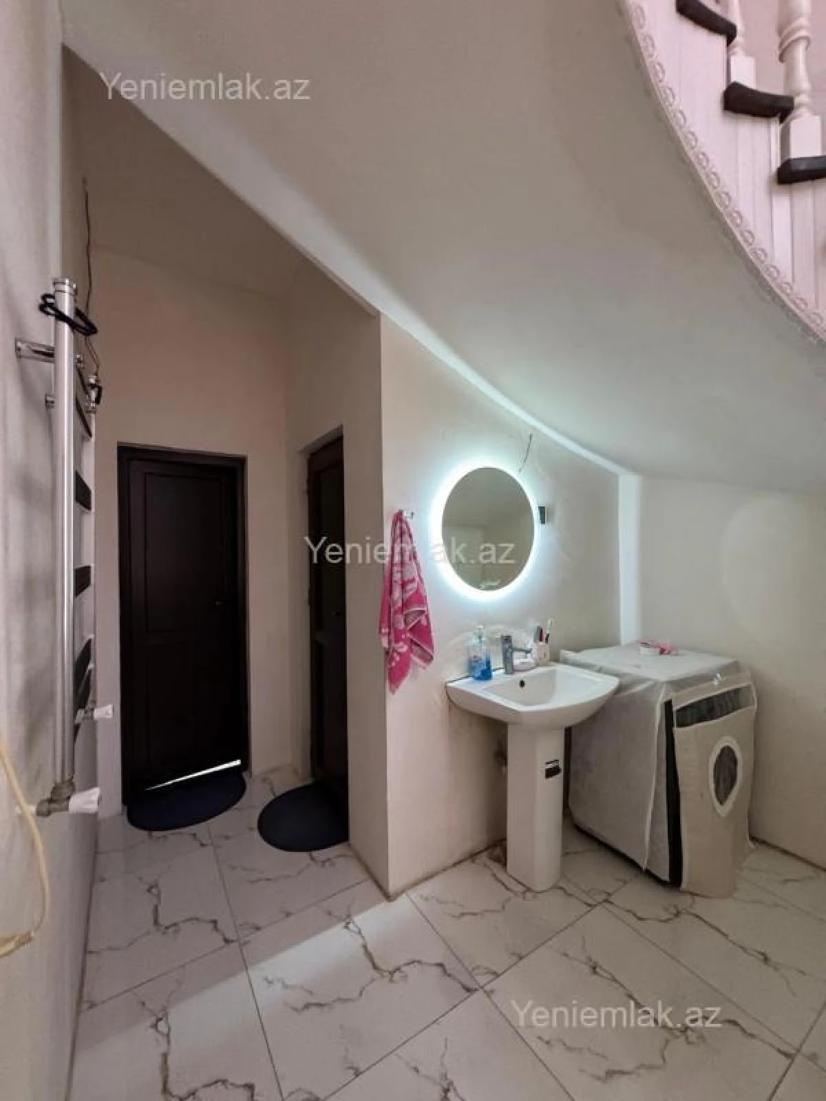 Satılır 5 otaqlı həyət evi 165 m²