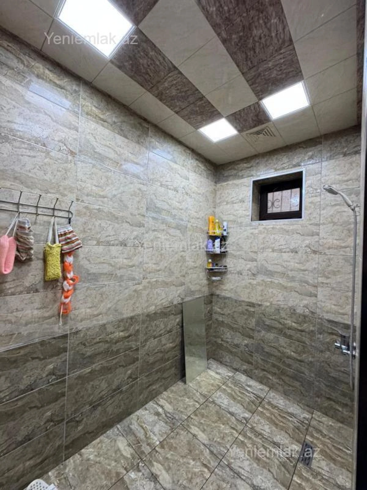 Satılır 5 otaqlı həyət evi 165 m²