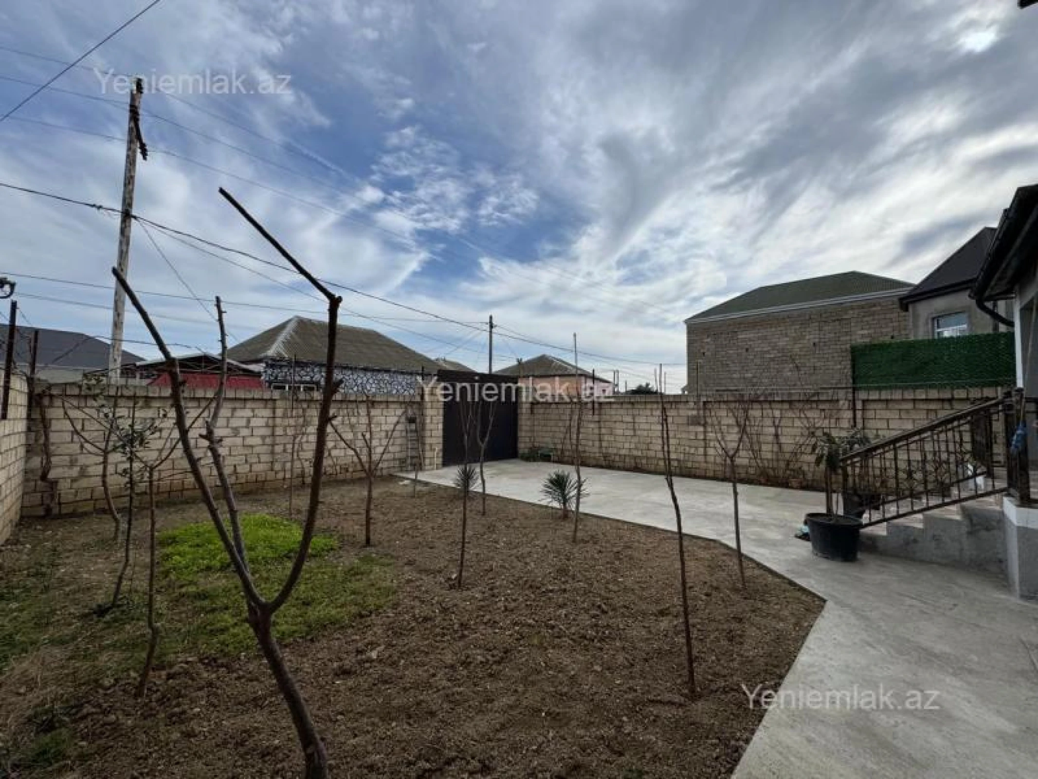 Satılır 5 otaqlı həyət evi 165 m²