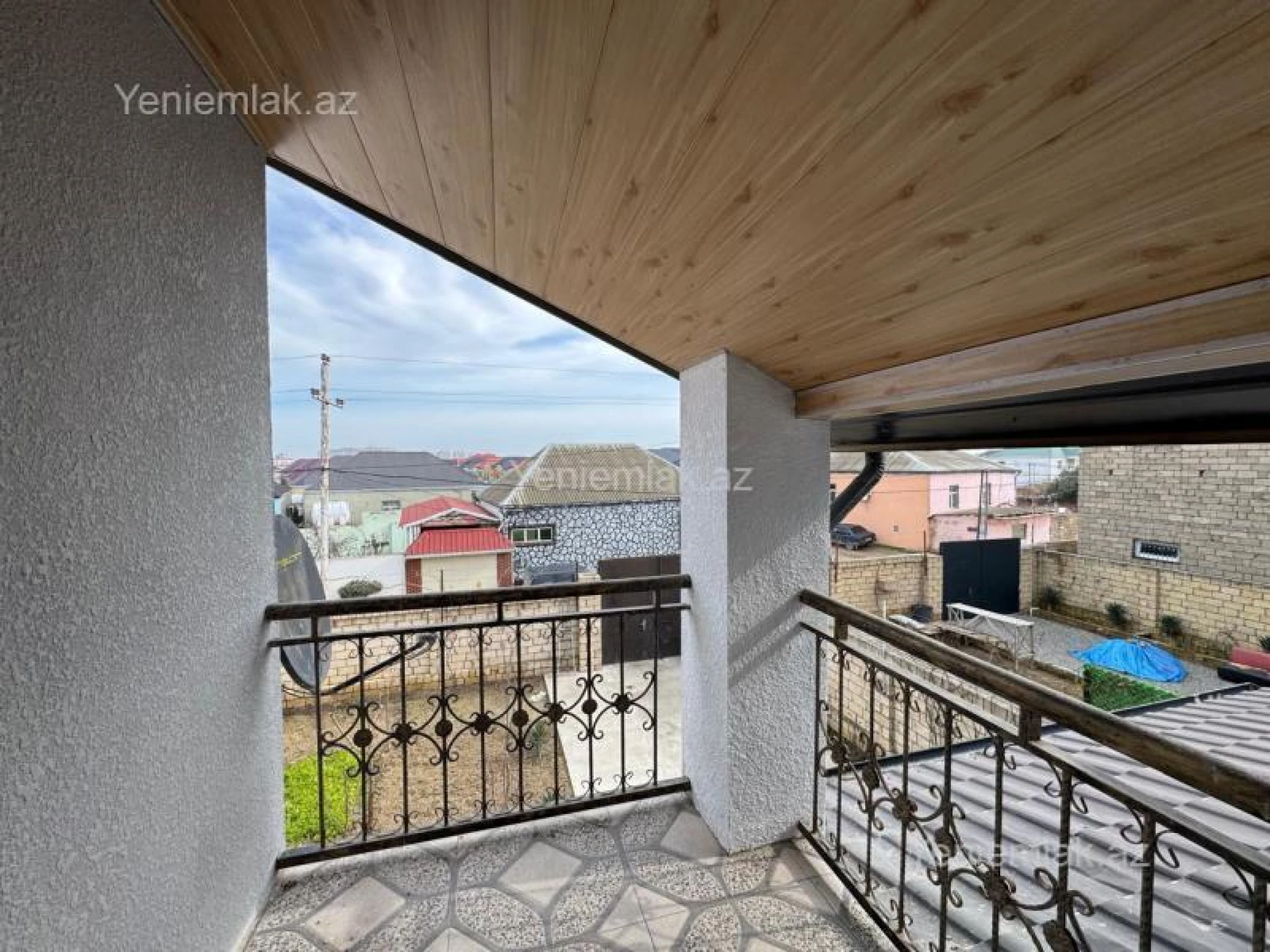 Satılır 5 otaqlı həyət evi 165 m²