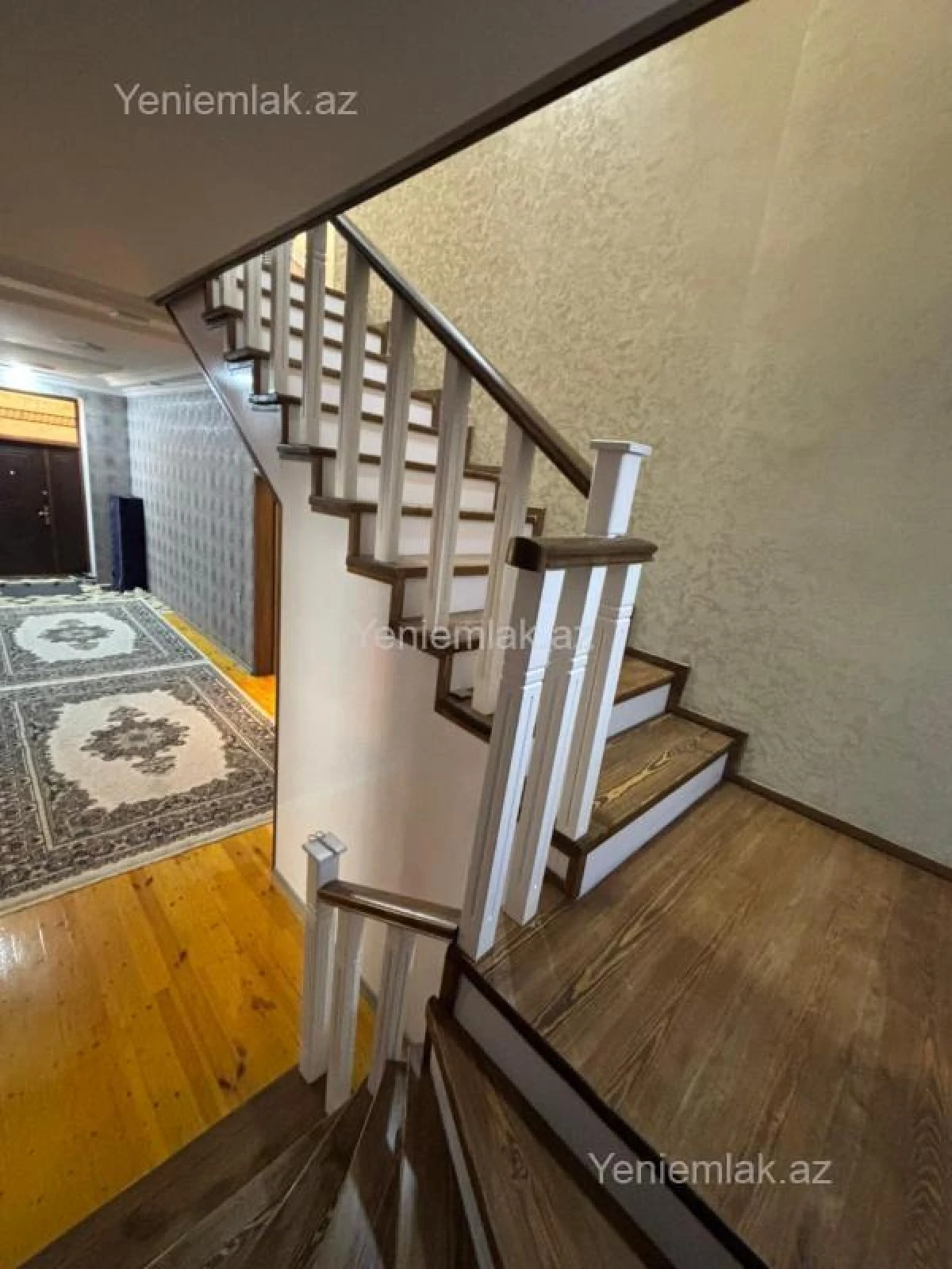 Satılır 6 otaqlı həyət evi 360 m²