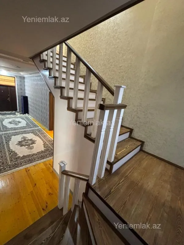 Satılır 6 otaqlı həyət evi 360 m²