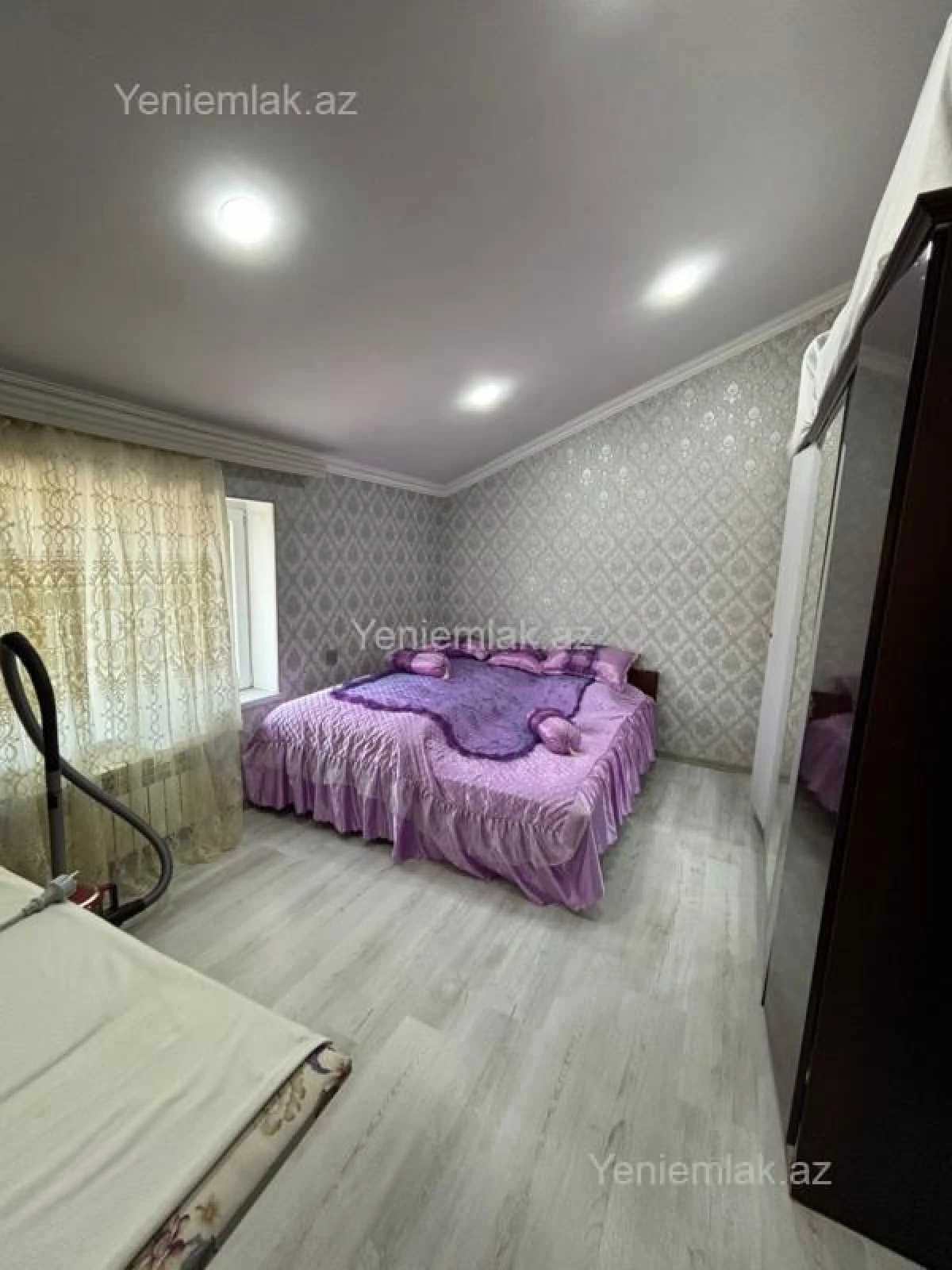 Satılır 6 otaqlı həyət evi 360 m²