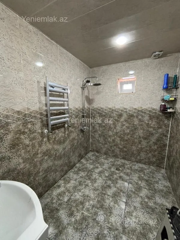 Satılır 6 otaqlı həyət evi 360 m²