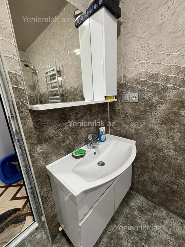 Satılır 6 otaqlı həyət evi 360 m²