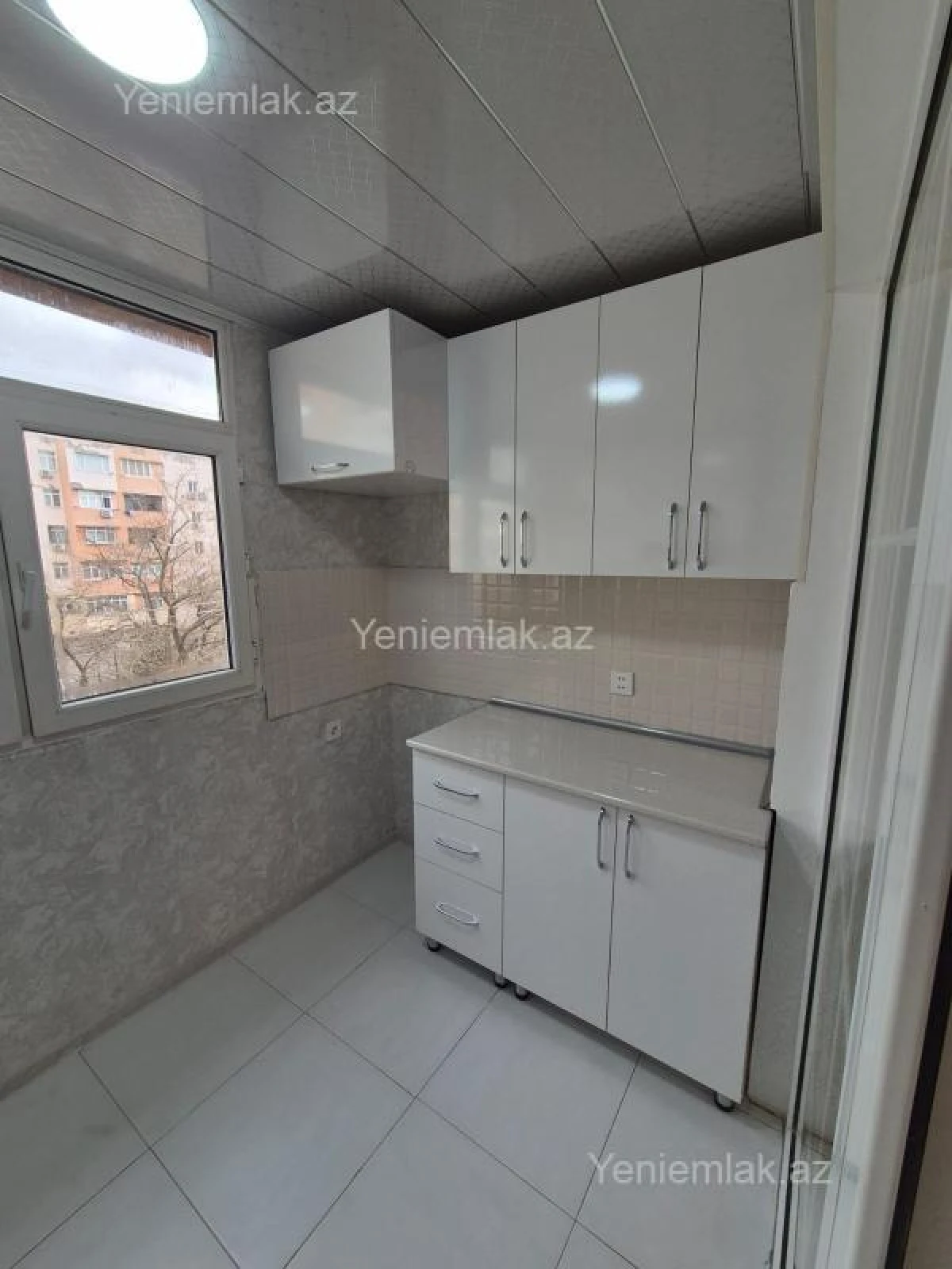 Satılır 1 otaqlı köhnə tikili 30 m²