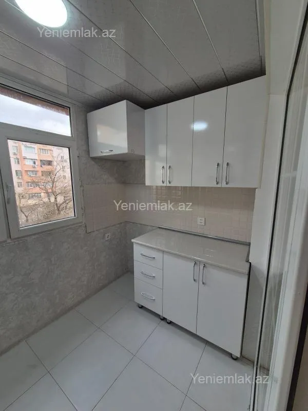Satılır 1 otaqlı köhnə tikili 30 m²