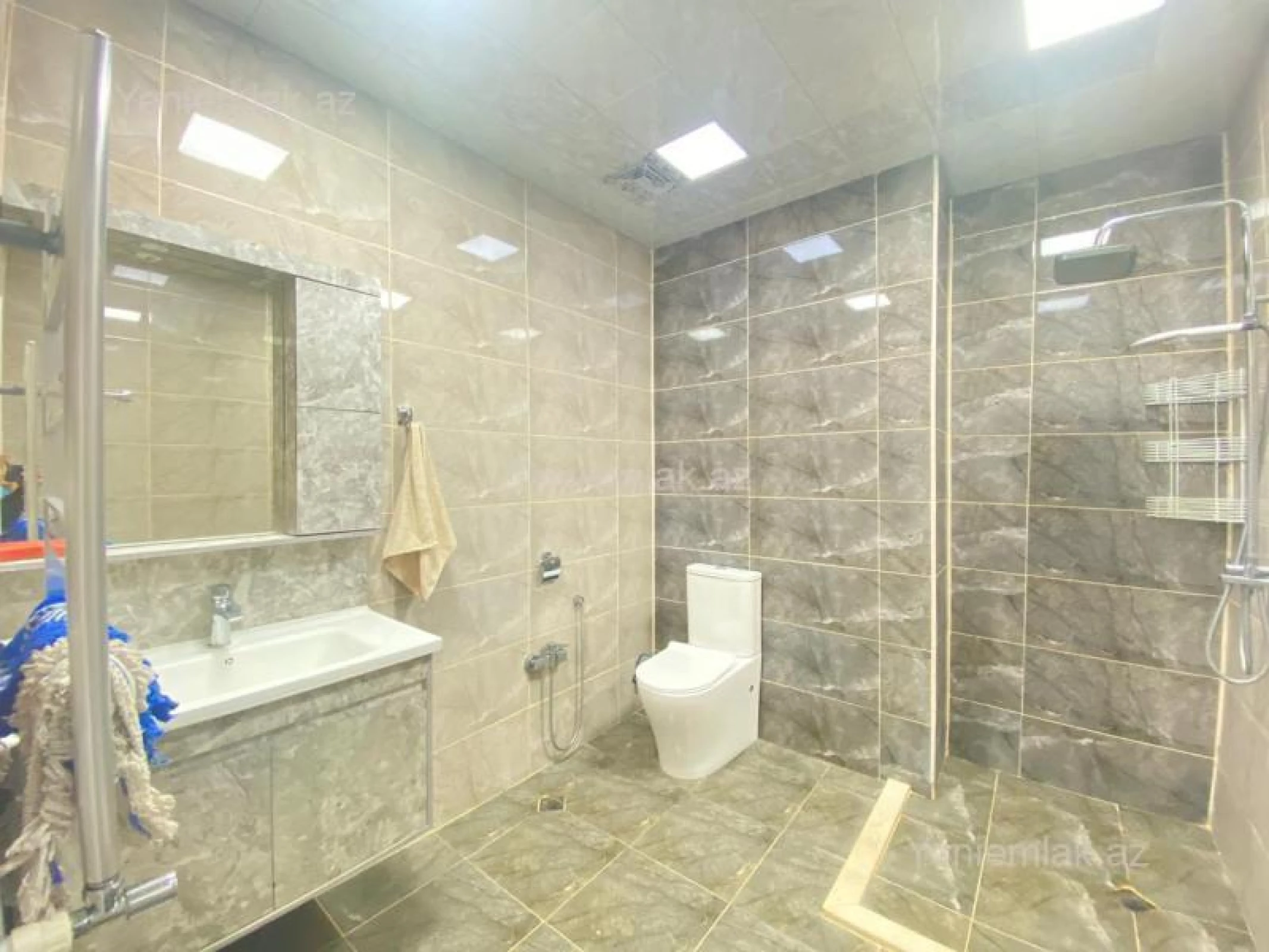 Satılır 3 otaqlı yeni tikili 97.9 m²