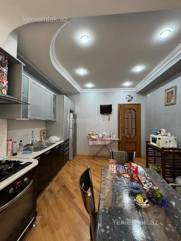 Satılır 3 otaqlı yeni tikili 120 m²
