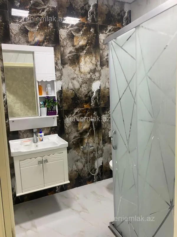 Satılır 3 otaqlı yeni tikili 80 m²