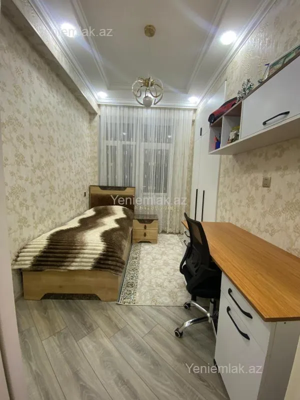 Satılır 3 otaqlı yeni tikili 80 m²