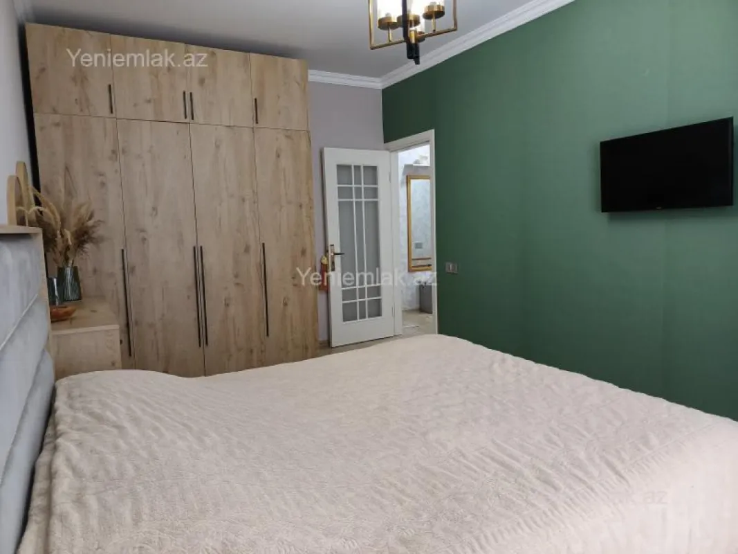 Satılır 4 otaqlı köhnə tikili 110 m²