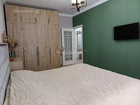 Satılır 4 otaqlı köhnə tikili 110 m²