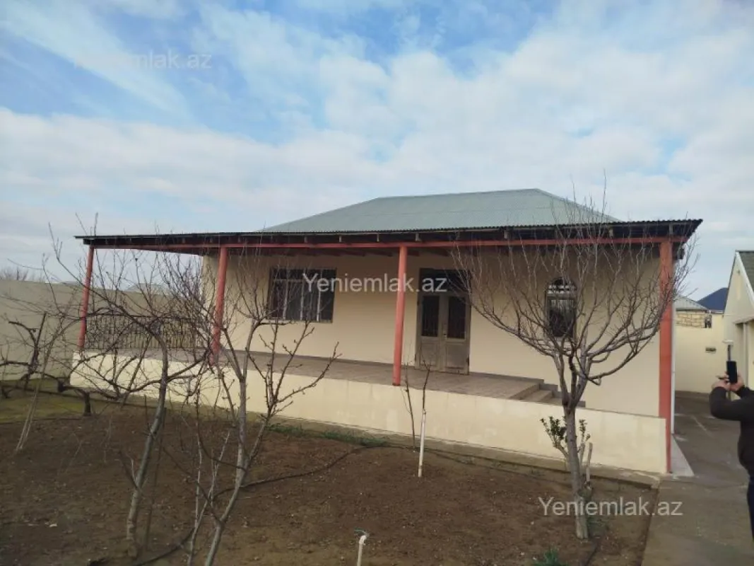 Satılır 4 otaqlı həyət evi 120 m²
