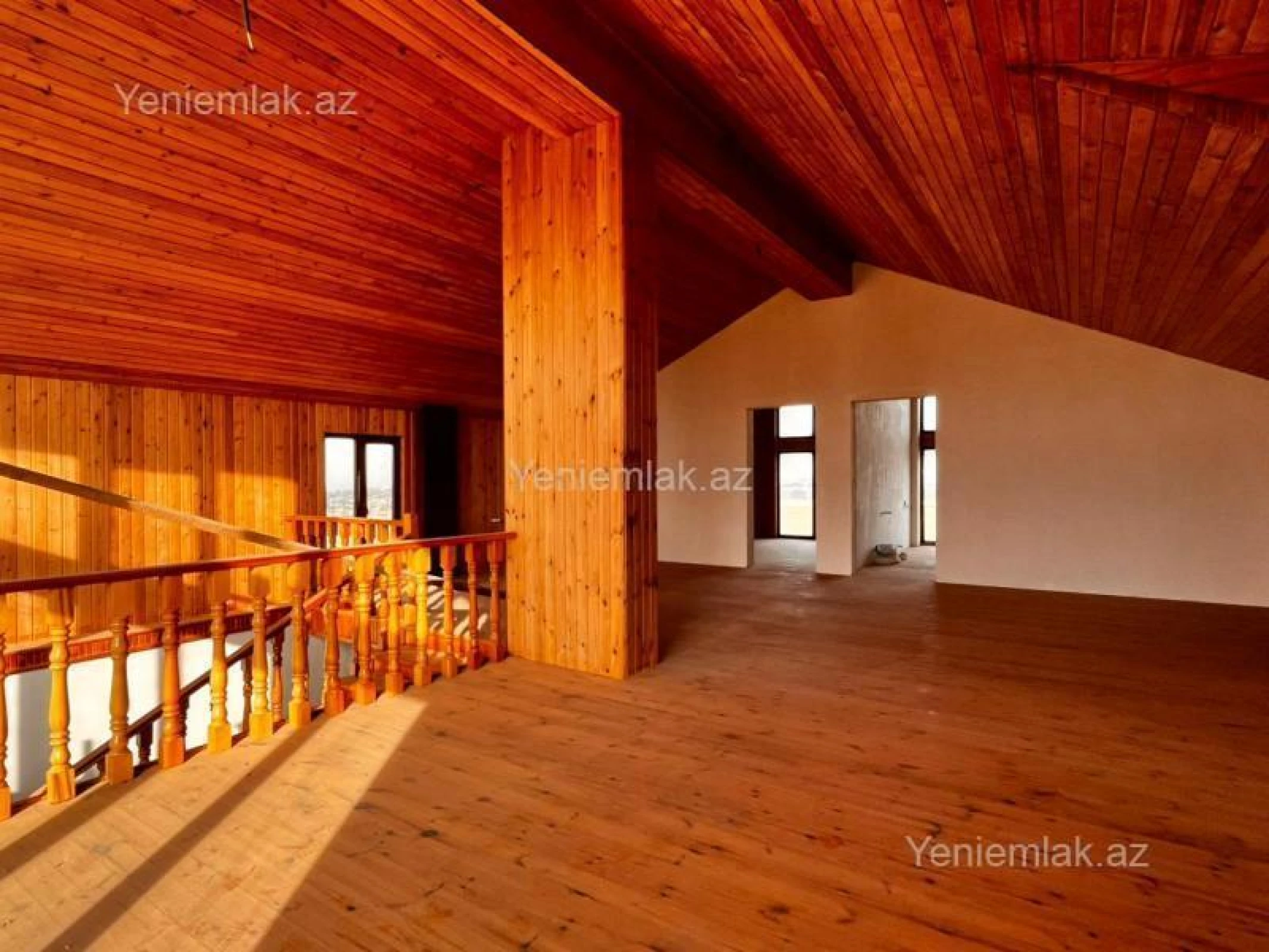 Satılır 9 otaqlı həyət evi 300 m²
