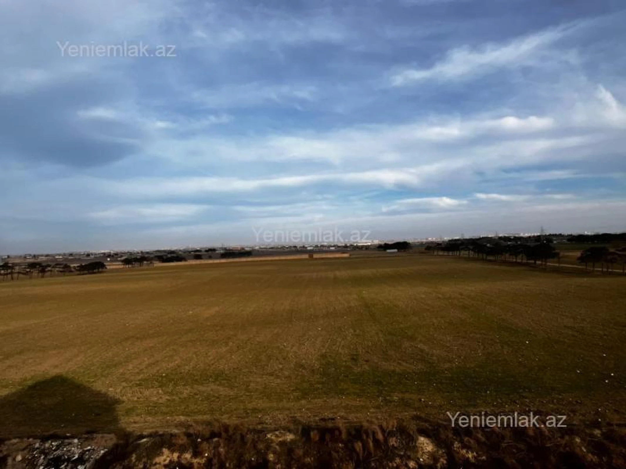 Satılır 9 otaqlı həyət evi 300 m²