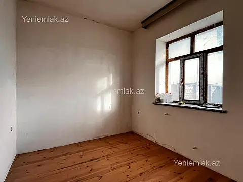 Satılır 9 otaqlı həyət evi 300 m²