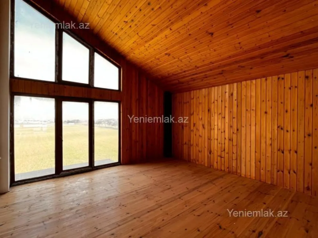 Satılır 9 otaqlı həyət evi 300 m²