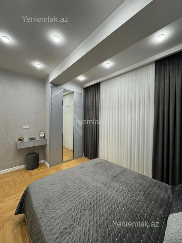 Satılır 3 otaqlı yeni tikili 100 m²