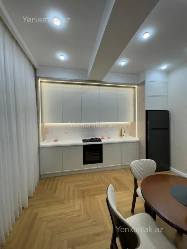 Satılır 3 otaqlı yeni tikili 100 m²