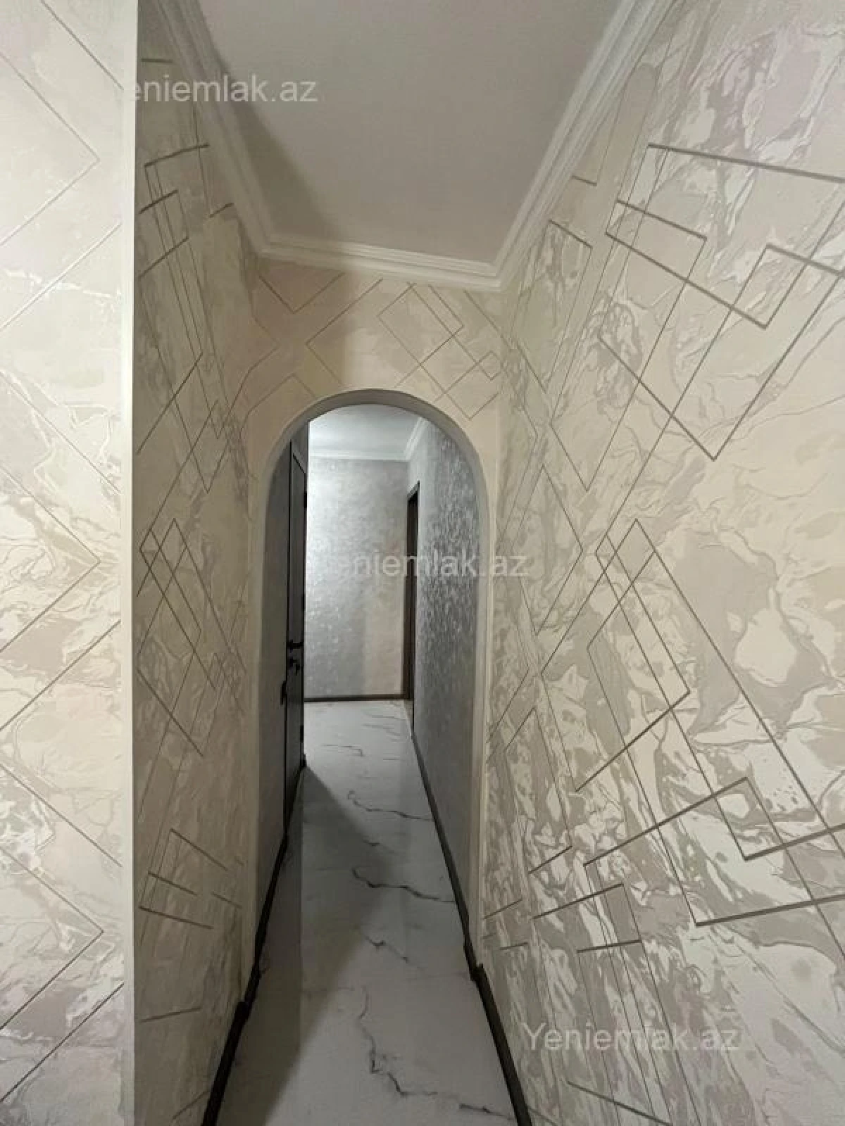 Satılır 2 otaqlı köhnə tikili 60 m²