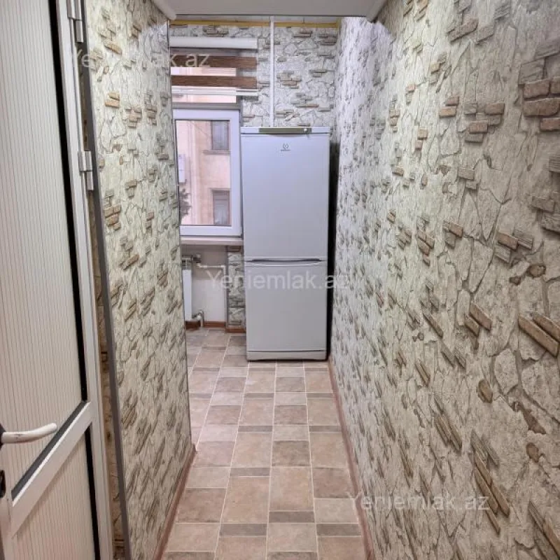 Satılır 1 otaqlı köhnə tikili 31 m²