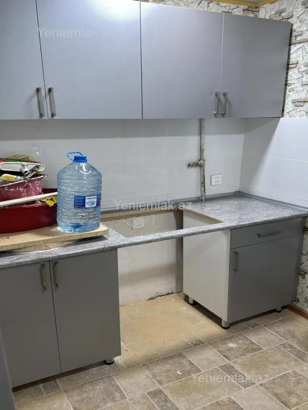 Satılır 1 otaqlı köhnə tikili 31 m²