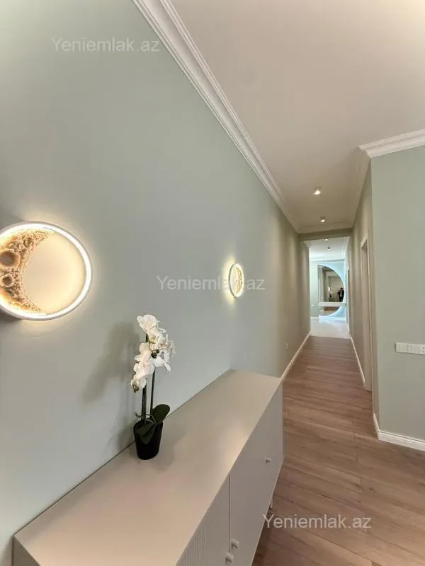Satılır 3 otaqlı yeni tikili 115 m²