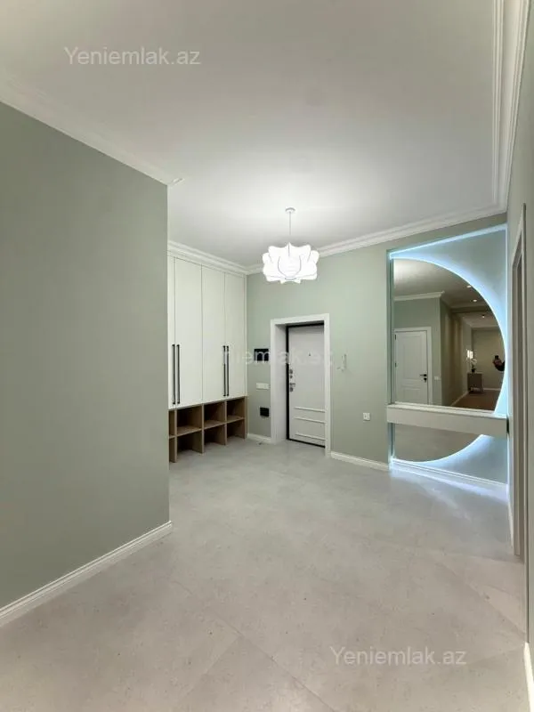 Satılır 3 otaqlı yeni tikili 115 m²