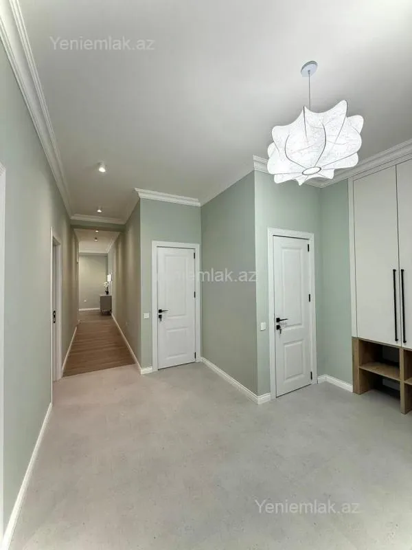 Satılır 3 otaqlı yeni tikili 115 m²