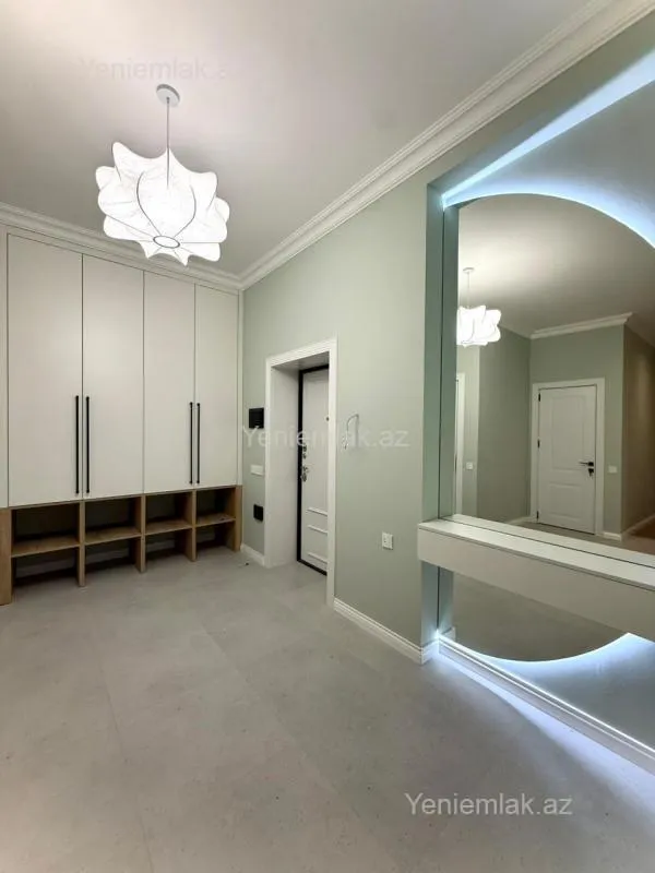 Satılır 3 otaqlı yeni tikili 115 m²