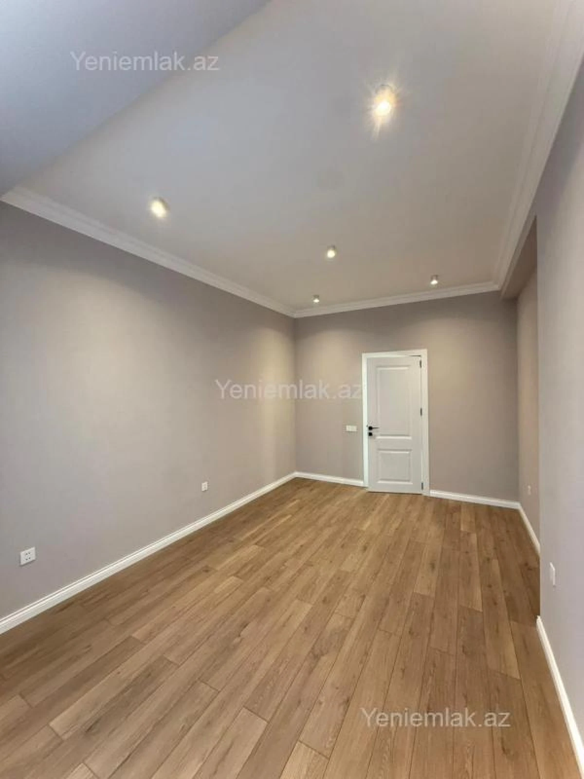 Satılır 3 otaqlı yeni tikili 115 m²