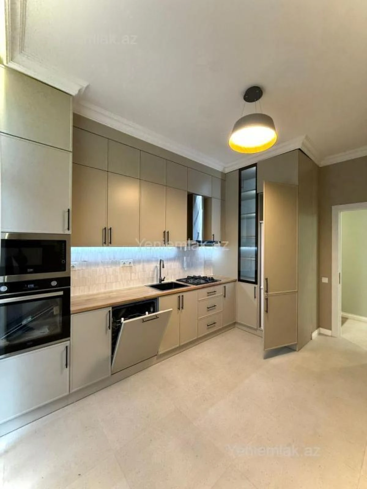 Satılır 3 otaqlı yeni tikili 115 m²