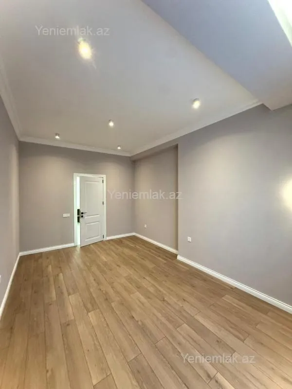 Satılır 3 otaqlı yeni tikili 115 m²