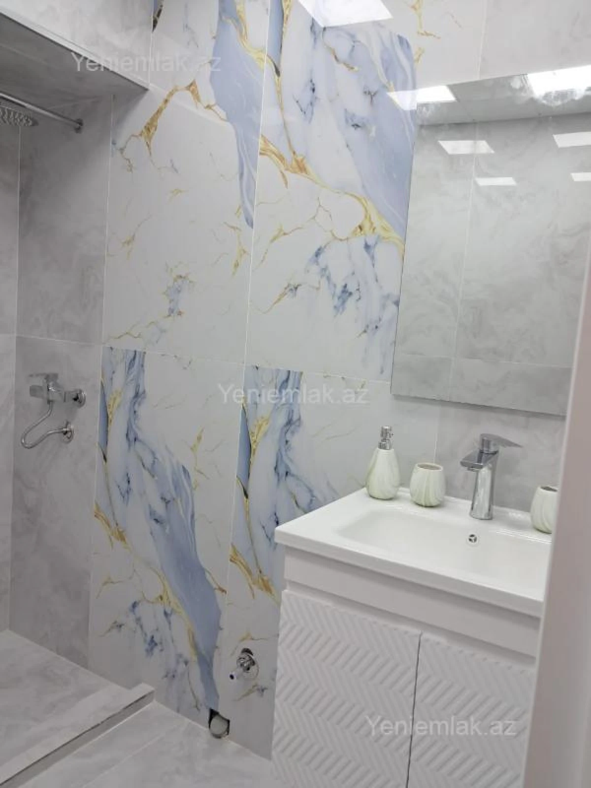 Satılır 2 otaqlı köhnə tikili 45 m²