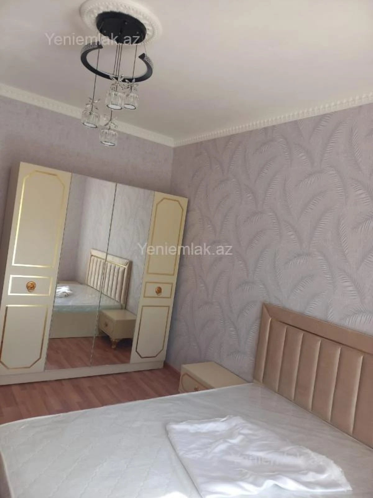 Satılır 2 otaqlı köhnə tikili 65 m²