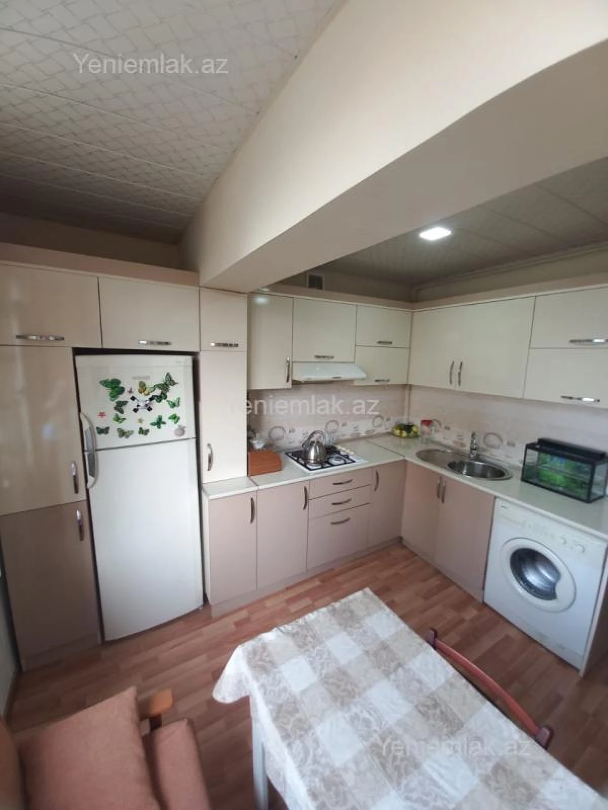 Satılır 2 otaqlı köhnə tikili 65 m²