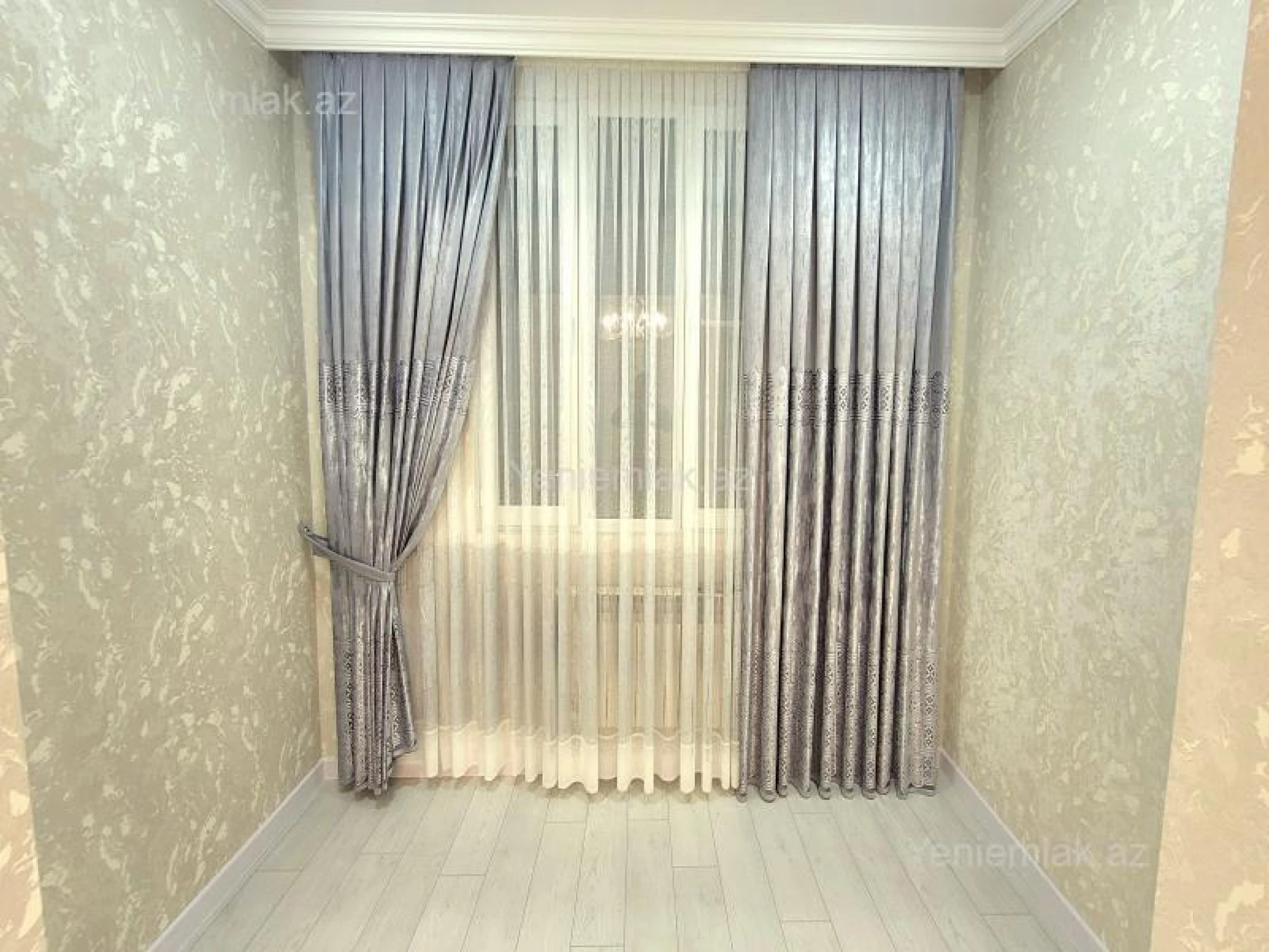 Satılır 3 otaqlı köhnə tikili 85 m²