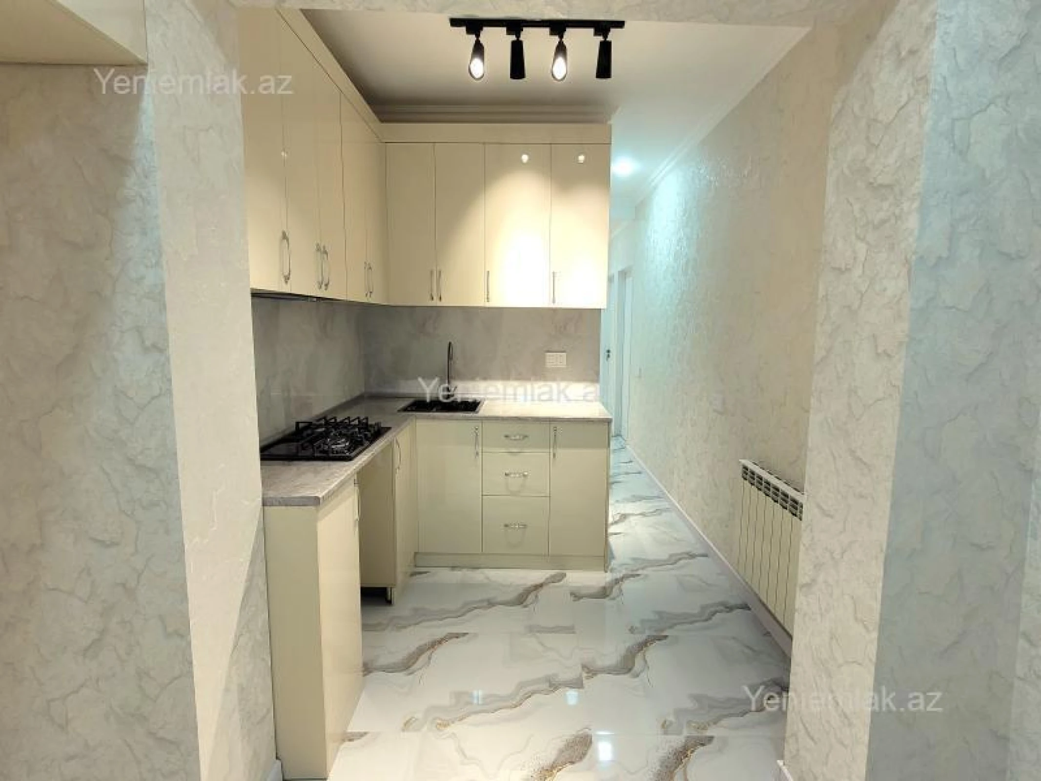 Satılır 3 otaqlı köhnə tikili 85 m²