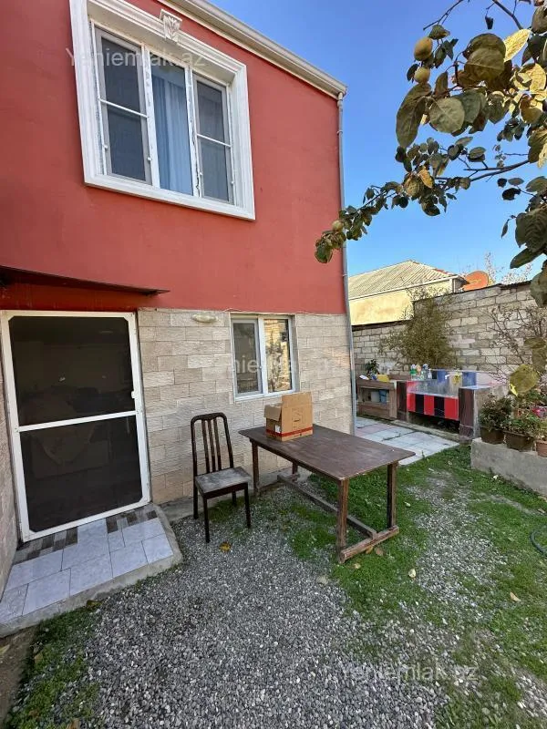 Satılır 6 otaqlı həyət evi 340 m²