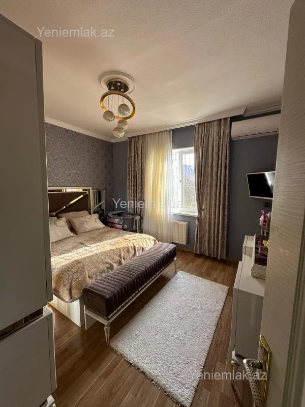 Satılır 6 otaqlı həyət evi 340 m²