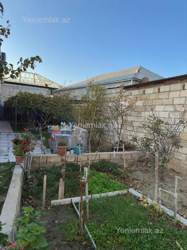 Satılır 6 otaqlı həyət evi 340 m²
