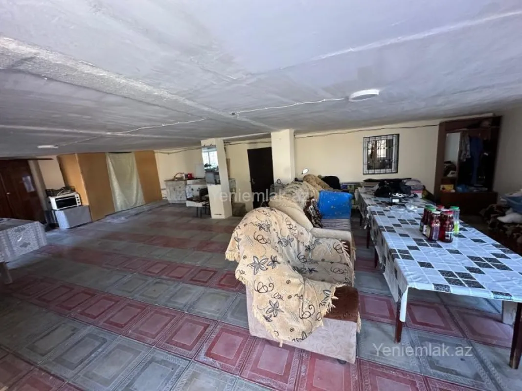 Satılır 6 otaqlı həyət evi 340 m²