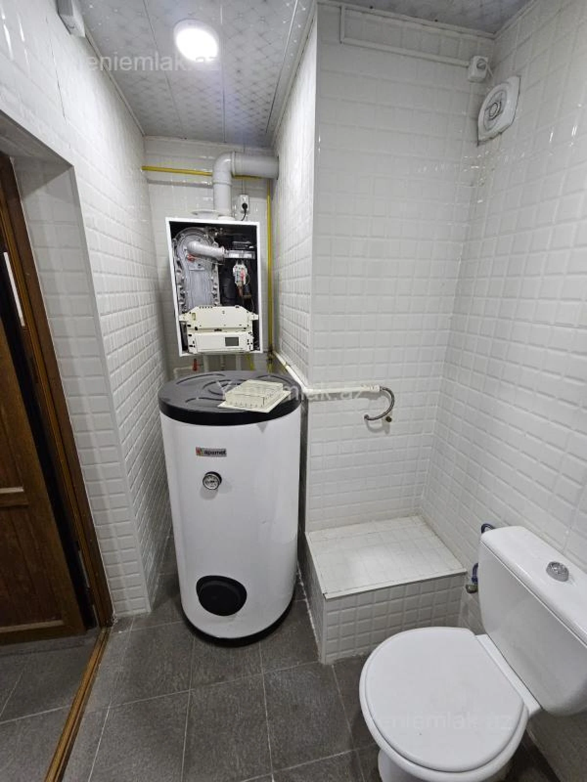 Satılır 3 otaqlı obyekt 550 m²