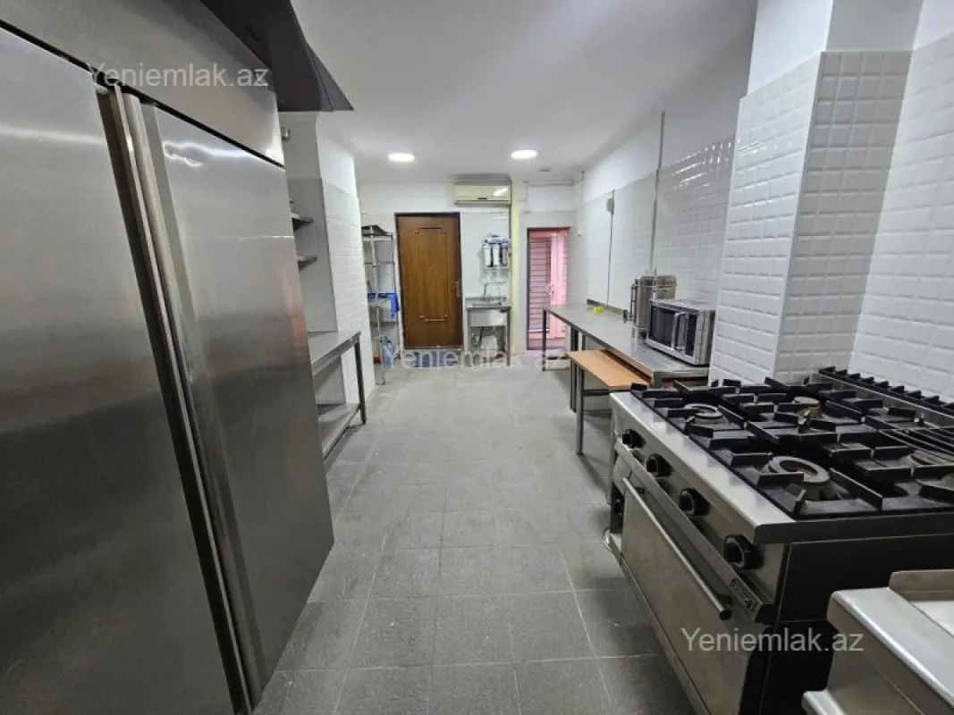 Satılır 3 otaqlı obyekt 550 m²