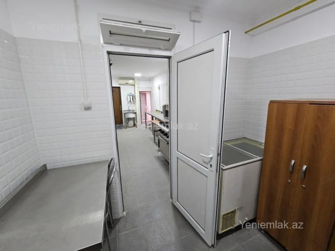 Satılır 3 otaqlı obyekt 550 m²